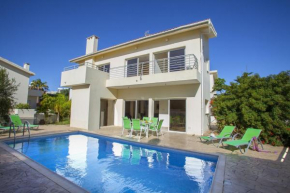 Imagine You and Your Family Renting this Luxury Villa in Protaras, minutes from the Beach, Protaras Villa 1477